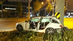 Ankara'da aynı yönde giden iki araç çarpıştı: 2 yaralı