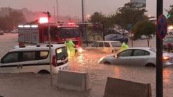 Bandırma'yı sel aldı yollar kapandı