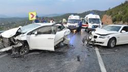 Antalya'da 6 araçlık kaza