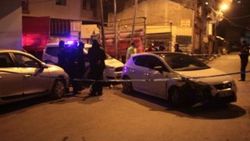 Beyoğlu'nda polisten kaçarken otomobil çarptı