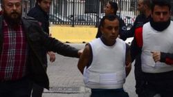 Küçük kızı taciz ederken yakalanınca çıplak kaçtı