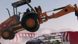 Ünlü ralliciden nefes kesen otomobil şovu - izle