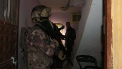 Ceyhan'da terör operasyonu: 5 gözaltı