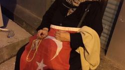 FETÖ'nün darbe girişimini millet püskürttü