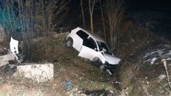 Düzce'de otomobil dere yatağına devrildi: 3 yaralı