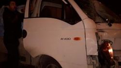 Kamyonet hırsızları kaza yapınca yakalandı