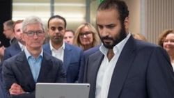 Veliaht Prens Selman Tim Cook'la sohbet etti