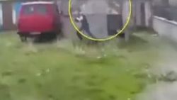 Polisin kovaladığı hırsızı motosikletli genç yakaladı