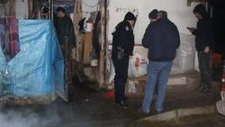 Yakalanan hırsızlar ev sahibini pompalı tüfekle vurdu