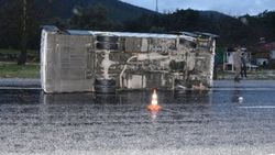 Muğla'da minibüs devrildi: 5 yaralı