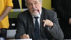 İlber Ortaylı: Cumhuriyet en demokratik rejimi getirmiyor