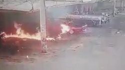 İzmir'de bir çocuk ısınmak isterken alev aldı