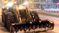 Kar yağışı Türkiye'de gece trafiğini felç etti
