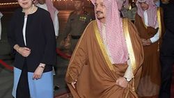 İngiltere Başbakanı May Suudi Arabistan'da