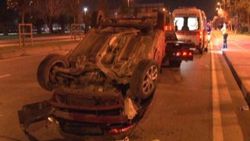 Kaza yapan kadın sürücü gözyaşlarına boğuldu