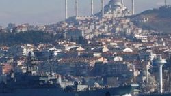 Rus savaş gemisi İstanbul'dan geçti
