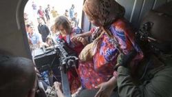 Türkmenler kendi mezarlarını kazmaya başladı