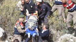 Antalya'da iki Rus çocuk kayalıklarda mahsur kaldı