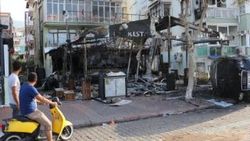 Alanya'da teröre tepki eylemlerinde 11 işyeri yakıldı
