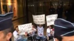 Paris'te Ermenilerden sözde soykırım eylemi