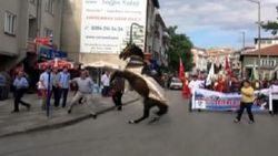 Fetih yürüyüşünde temsili Akşemseddin attan düştü