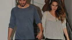 Murat Boz Aslı Enver'le yeni bir eve taşınıyor