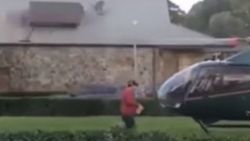 Avustralyalı pilot acıkınca helikopteriyle restorana indi