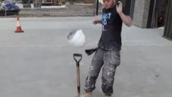 İşçilerin baretle imtihanı