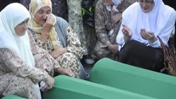Srebrenitsa kurbanları anılıyor