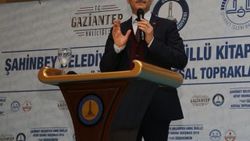 Umreye giden öğrenciler ve aileleri Tahmazoğlu'yla buluştu