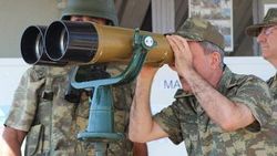 Orgeneral Hulusi Akar sınır birliklerini gezdi