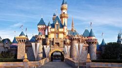 AB Disneyland'ı takibe aldı