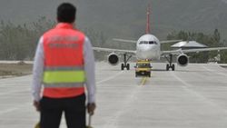 Yeni havalimanı Yüksekova'yı canlandırdı