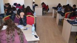 Yüksekova'da 400 öğrenciye ücretsiz kurs desteği