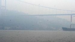 İstanbul Boğazı'nda sabah saatlerinde sis etkili oldu