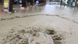 Silivri sahili sular altında