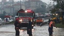 İstanbul'da sağanak yağış etkili oluyor