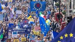 İngiltere'de Brexit karşıtları Londra'da yürüdü
