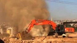 İş makinesinin deldiği doğalgaz borusu korku saçtı