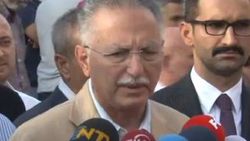 Ekmeleddin İhsanoğlu bayram namazını Yeniköy'de kıldı