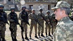 Orgeneral Hulusi Akar'dan keskin nişancıya tebrik