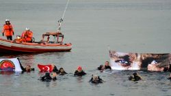 'Atatürk’ün Gözleri' tablosunu su altından yüzeye çıkardılar