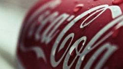 Coca Cola 4 Rus televizyon kanalından reklamlarını çekti