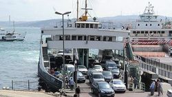Otomobil arabalı vapurdan denize düştü: 1 ölü