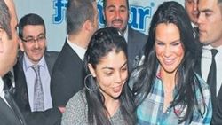 Ebru Şallı'yı 11 kişi korudu