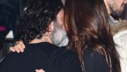 Eda Taşpınar ve Can Verdi'in öpücük molası