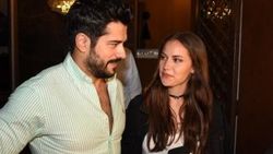 Burak Özçivit ve Fahriye Evcen'e bebek baskısı