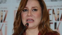 Deniz Seki Faruk Salman'ın kıyafetlerini attı