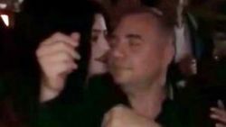 Deniz Çakır ve Oktay Kaynarca sarmaş dolaş eğlendi