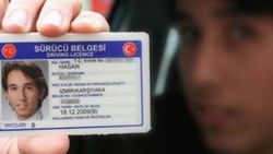 Ehliyet alanların sayısında yarı yarıya düşüş yaşandı